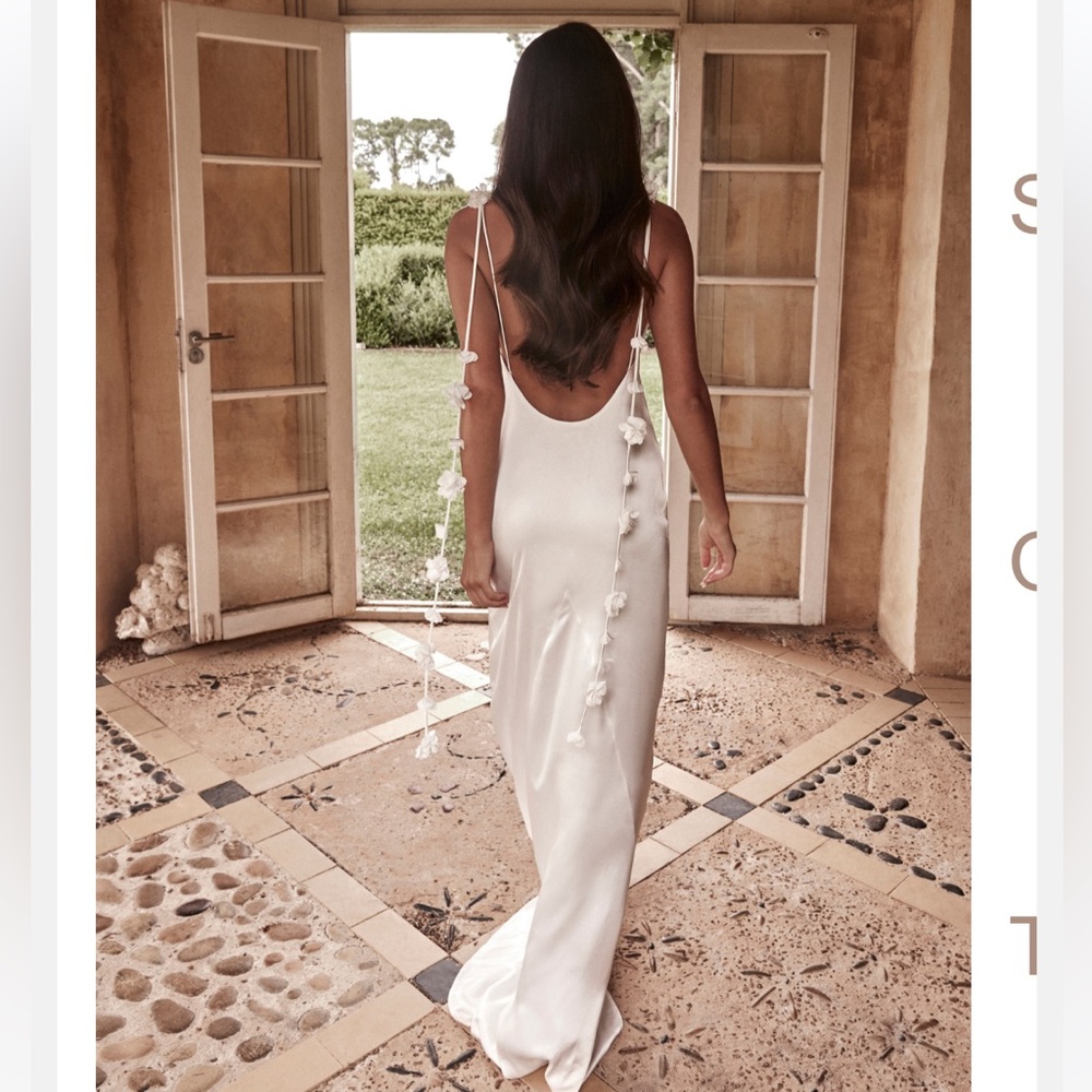 Meshki elenora rose gown in white, Small